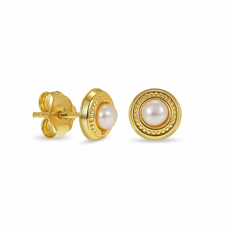 Gold earrings pearl